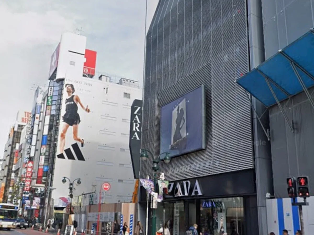 Step 4: Continue straight, passing ZARA on your right.